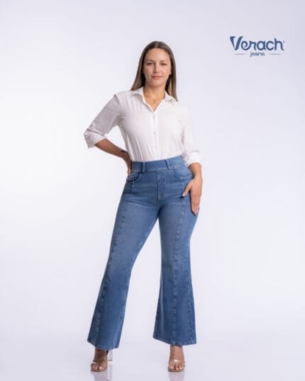 Modelo Lucia - Celeste focalizado